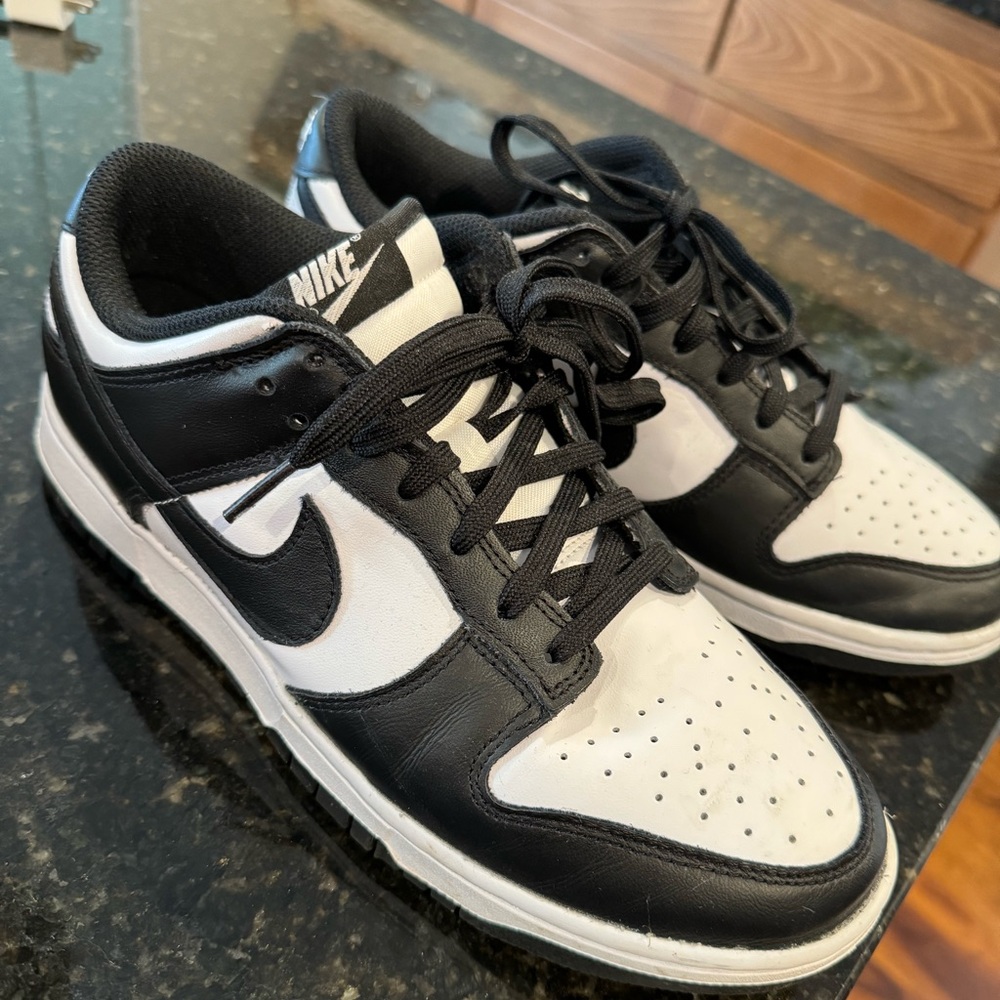 Women’s panda low dunks